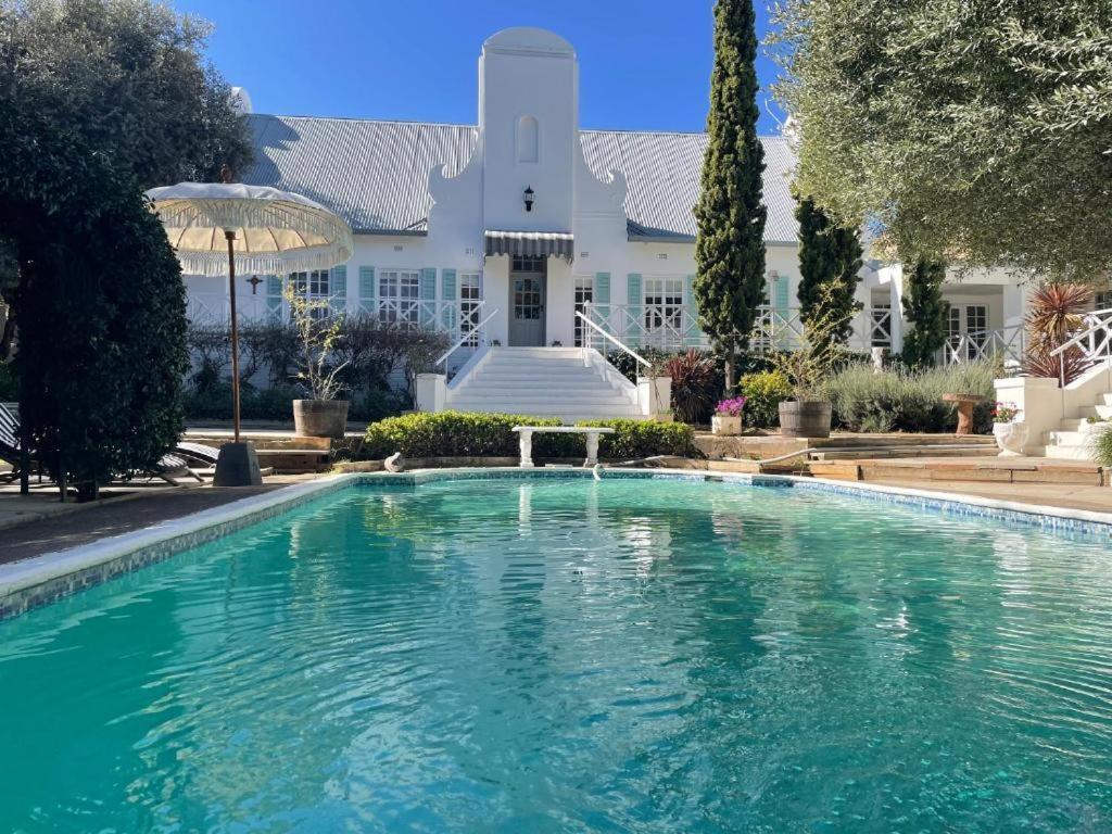 La Belle Guest House Bloemfontein Esterno foto