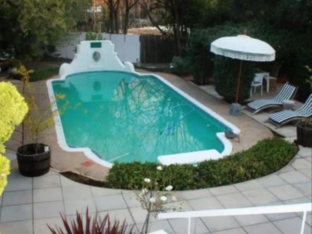 La Belle Guest House Bloemfontein Esterno foto